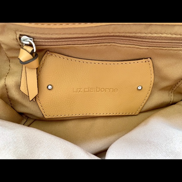 Liz Claiborne Parisian Flap Camel purse NWT - Picture 4 of 5
